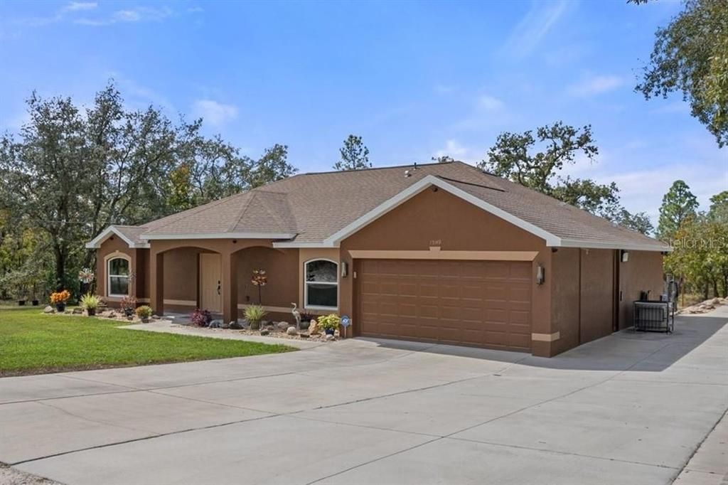 Под контрактом: $400,000 (3 спален, 2 ванн, 1998 Квадратных фут)