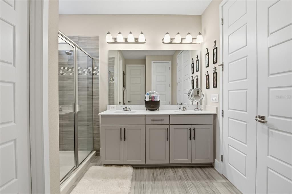 Activo con contrato: $2,900 (3 camas, 2 baños, 2082 Pies cuadrados)