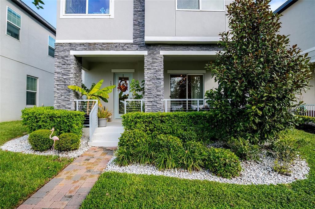 Activo con contrato: $2,900 (3 camas, 2 baños, 2082 Pies cuadrados)