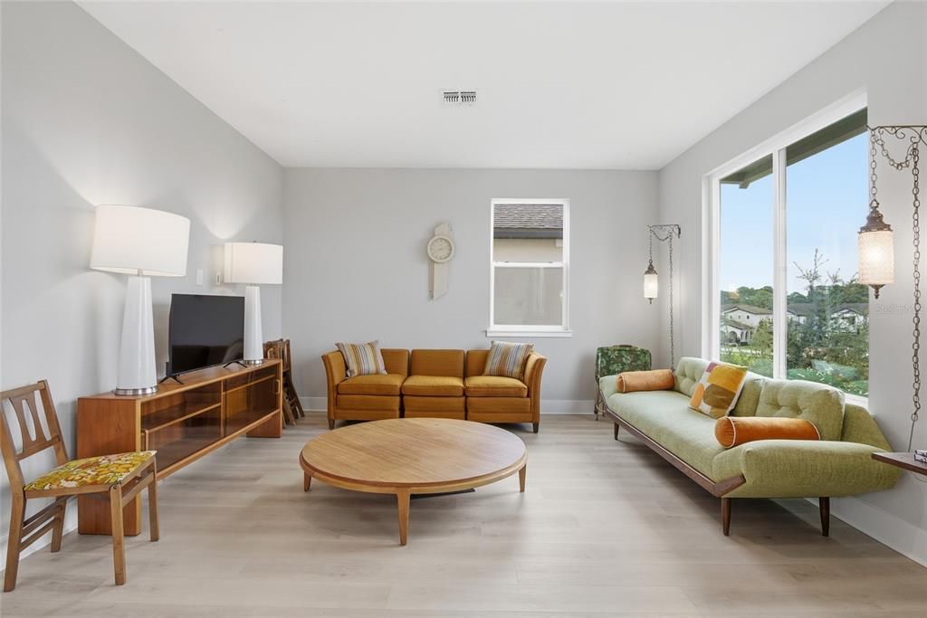 Activo con contrato: $2,900 (3 camas, 2 baños, 2082 Pies cuadrados)