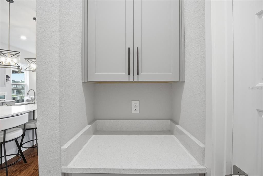 Activo con contrato: $2,900 (3 camas, 2 baños, 2082 Pies cuadrados)