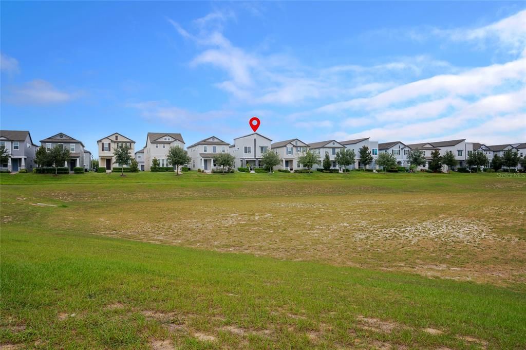 Activo con contrato: $2,900 (3 camas, 2 baños, 2082 Pies cuadrados)