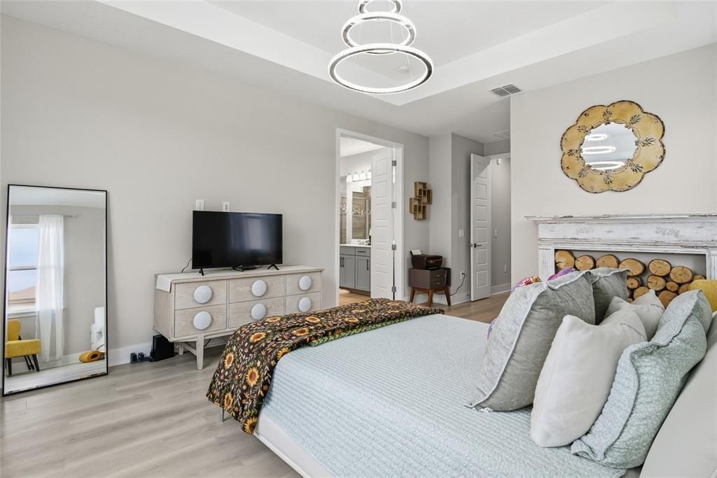 Activo con contrato: $2,900 (3 camas, 2 baños, 2082 Pies cuadrados)