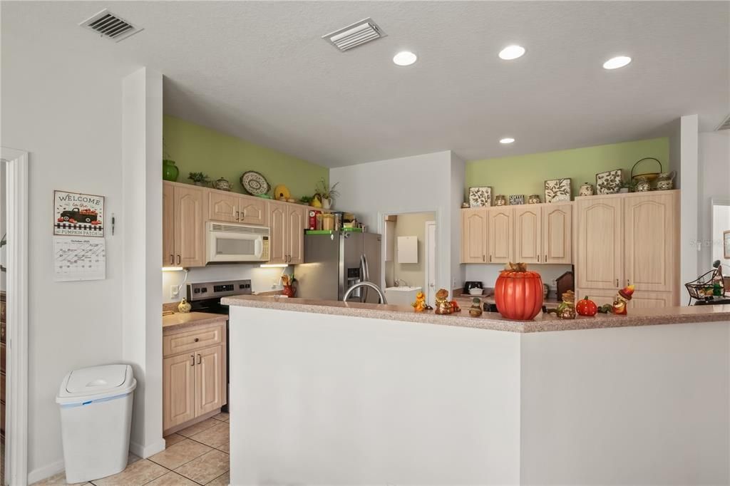 For Sale: $296,500 (2 beds, 2 baths, 1671 Square Feet)