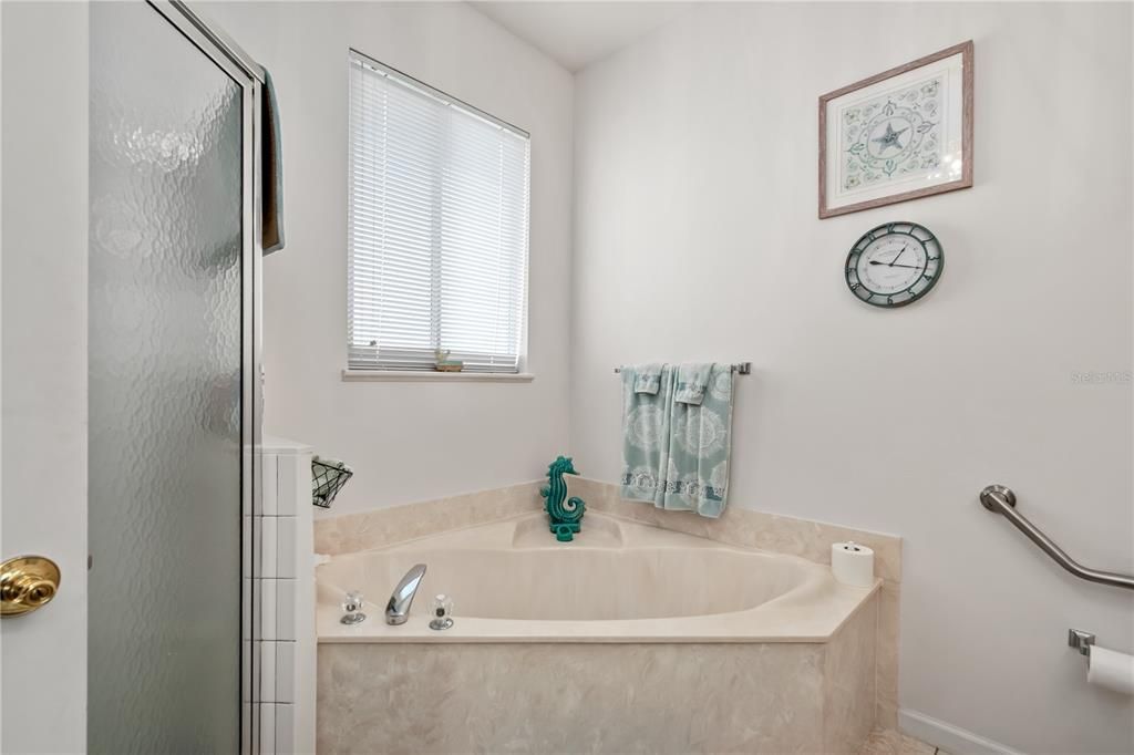 For Sale: $296,500 (2 beds, 2 baths, 1671 Square Feet)