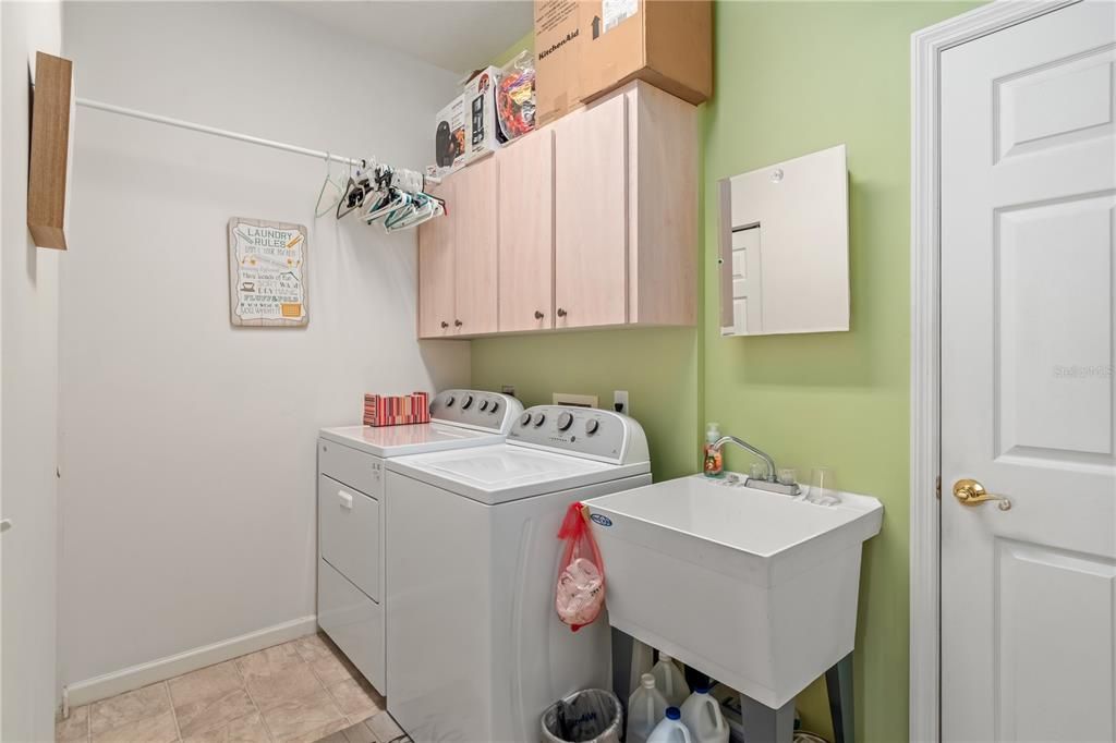 For Sale: $296,500 (2 beds, 2 baths, 1671 Square Feet)