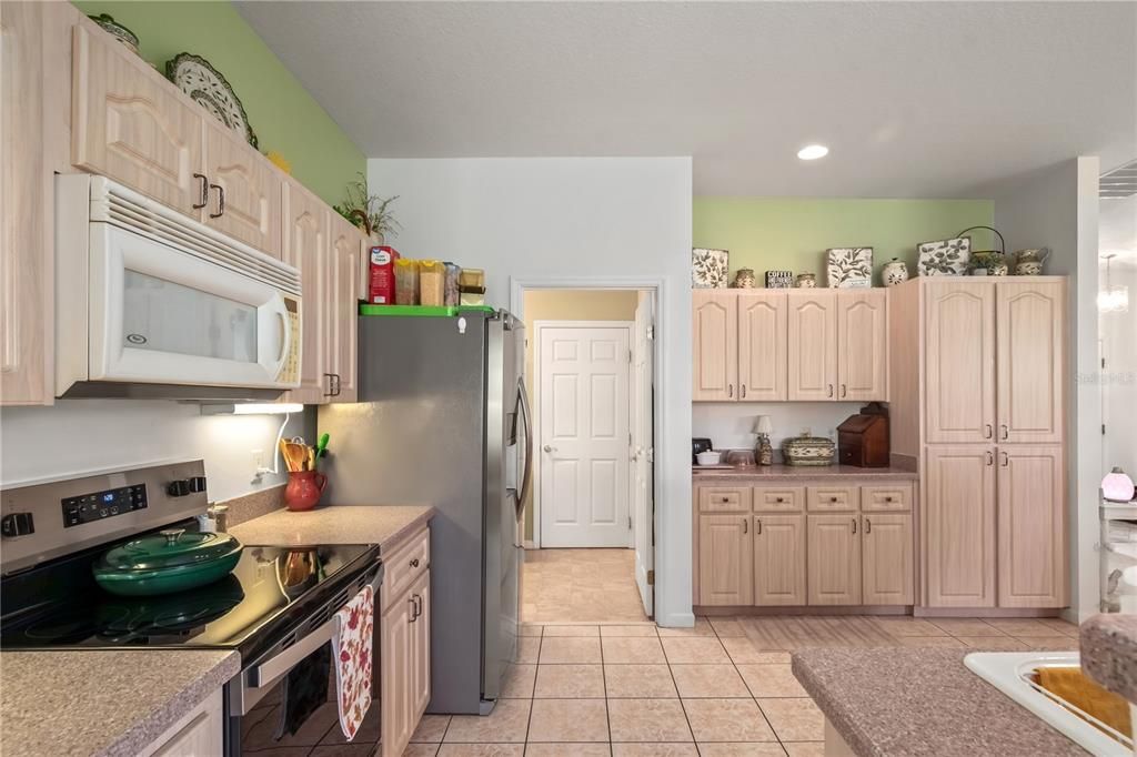 For Sale: $296,500 (2 beds, 2 baths, 1671 Square Feet)
