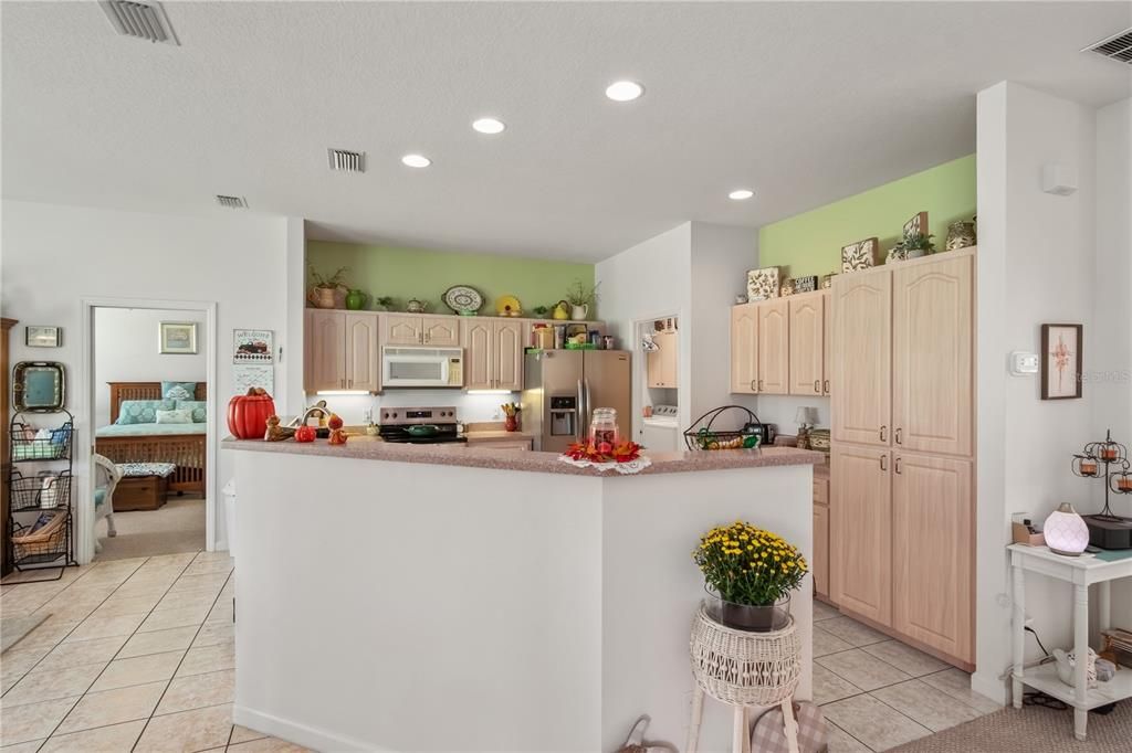 For Sale: $296,500 (2 beds, 2 baths, 1671 Square Feet)