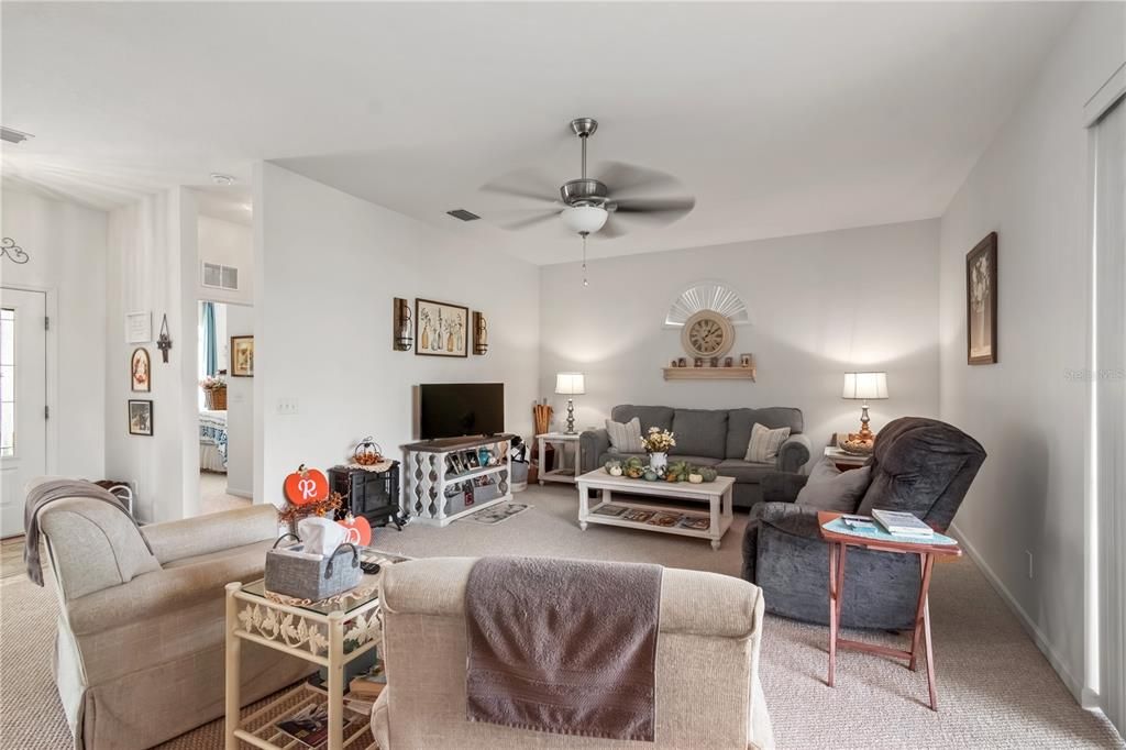 For Sale: $296,500 (2 beds, 2 baths, 1671 Square Feet)