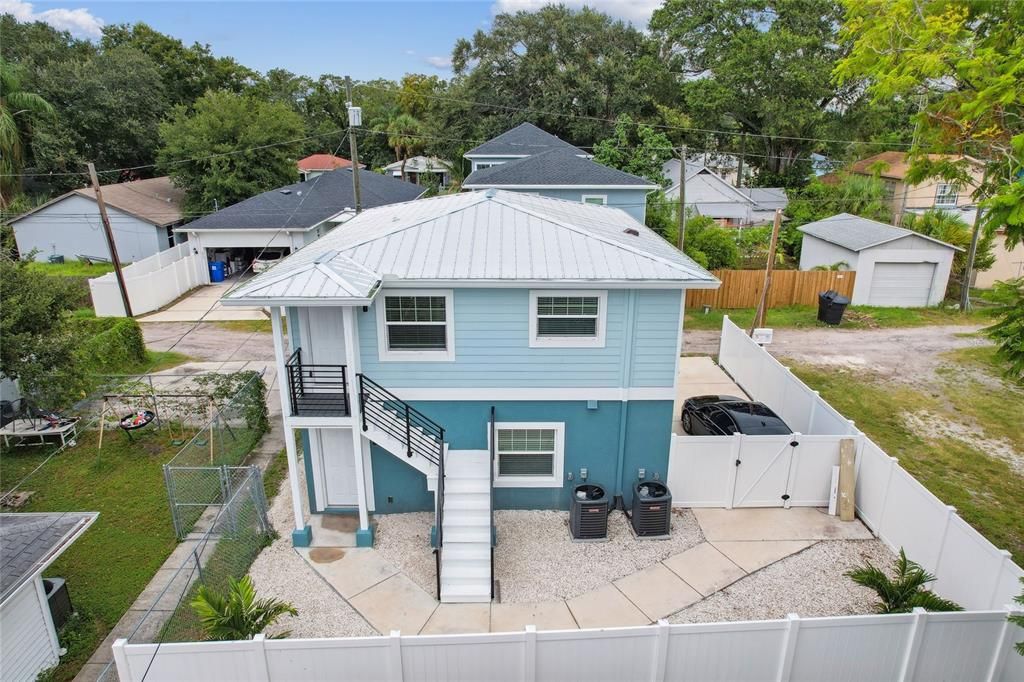 For Rent: $1,895 (2 beds, 1 baths, 848 Square Feet)