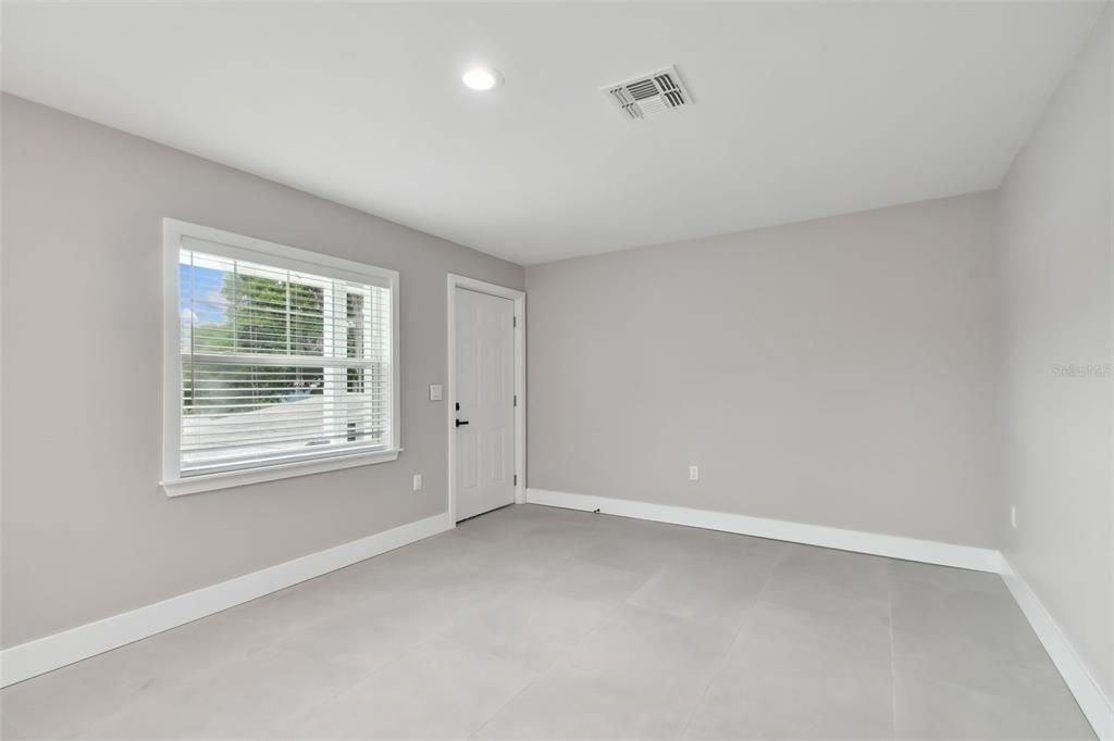 For Rent: $1,895 (2 beds, 1 baths, 848 Square Feet)