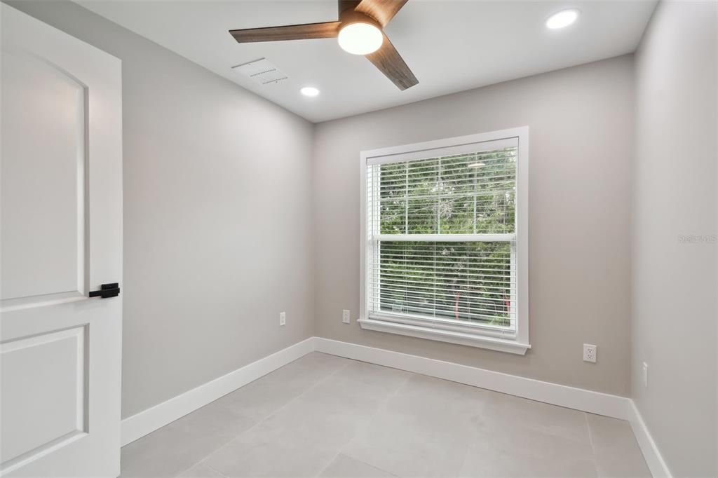 For Rent: $1,895 (2 beds, 1 baths, 848 Square Feet)