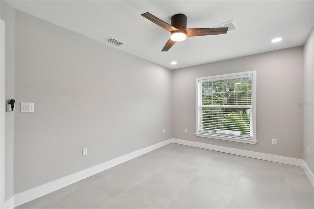 For Rent: $1,895 (2 beds, 1 baths, 848 Square Feet)