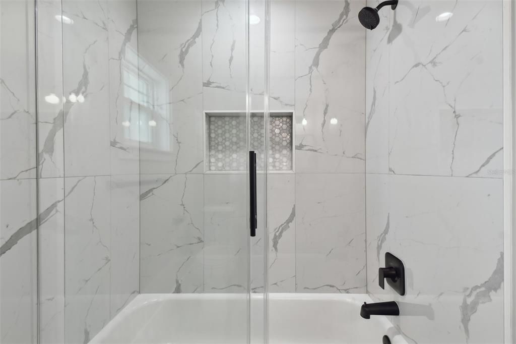 For Rent: $1,895 (2 beds, 1 baths, 848 Square Feet)