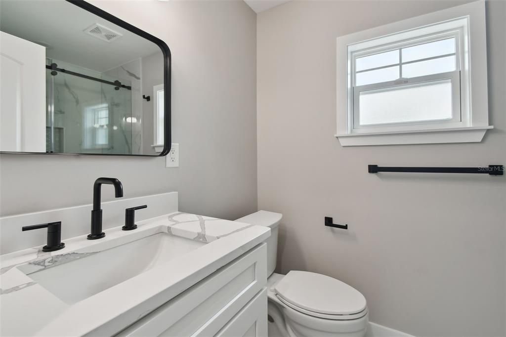 For Rent: $1,895 (2 beds, 1 baths, 848 Square Feet)