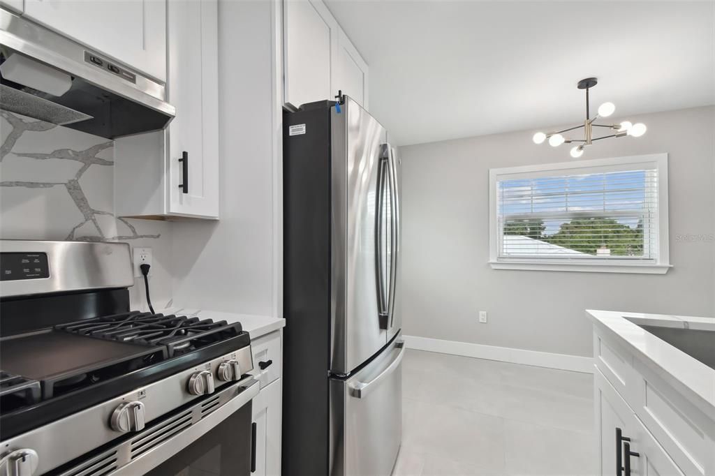 For Rent: $1,895 (2 beds, 1 baths, 848 Square Feet)