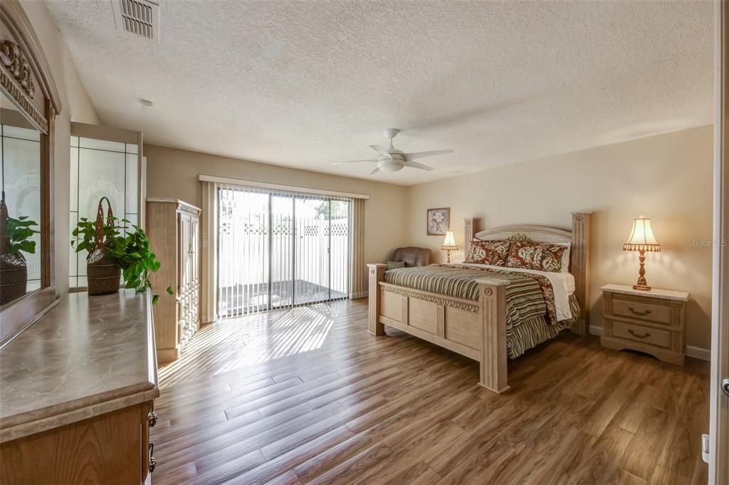 For Sale: $599,500 (5 beds, 3 baths, 3402 Square Feet)