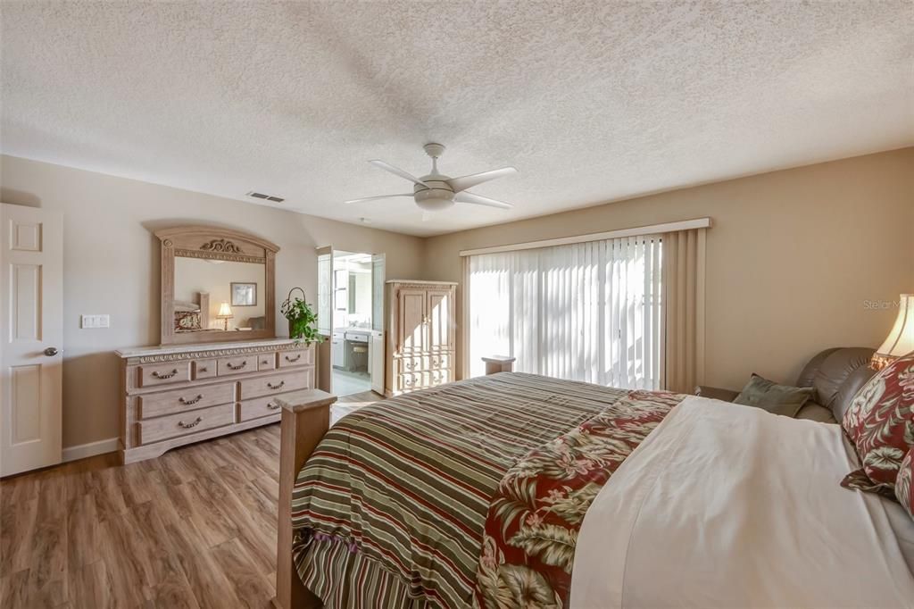 For Sale: $599,500 (5 beds, 3 baths, 3402 Square Feet)