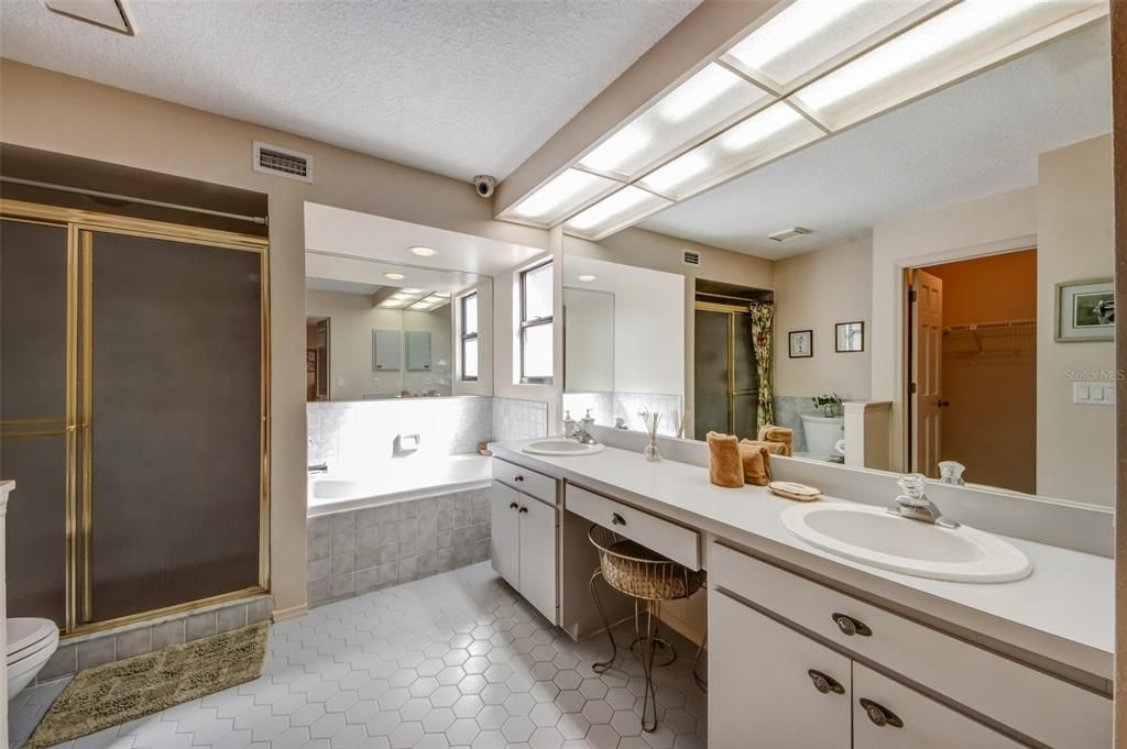 For Sale: $599,500 (5 beds, 3 baths, 3402 Square Feet)