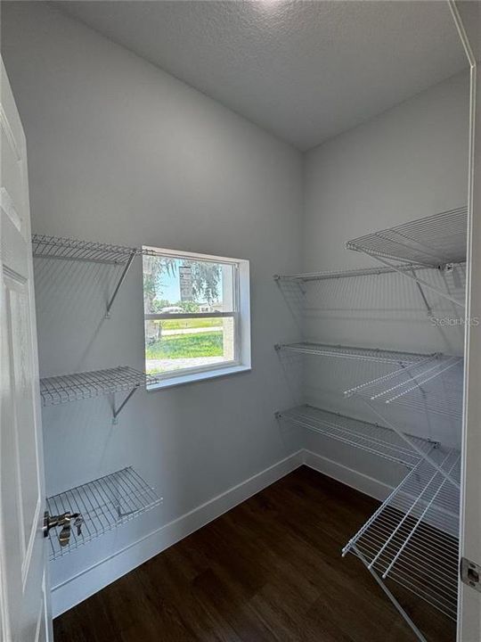 На продажу: $347,900 (3 спален, 2 ванн, 1586 Квадратных фут)