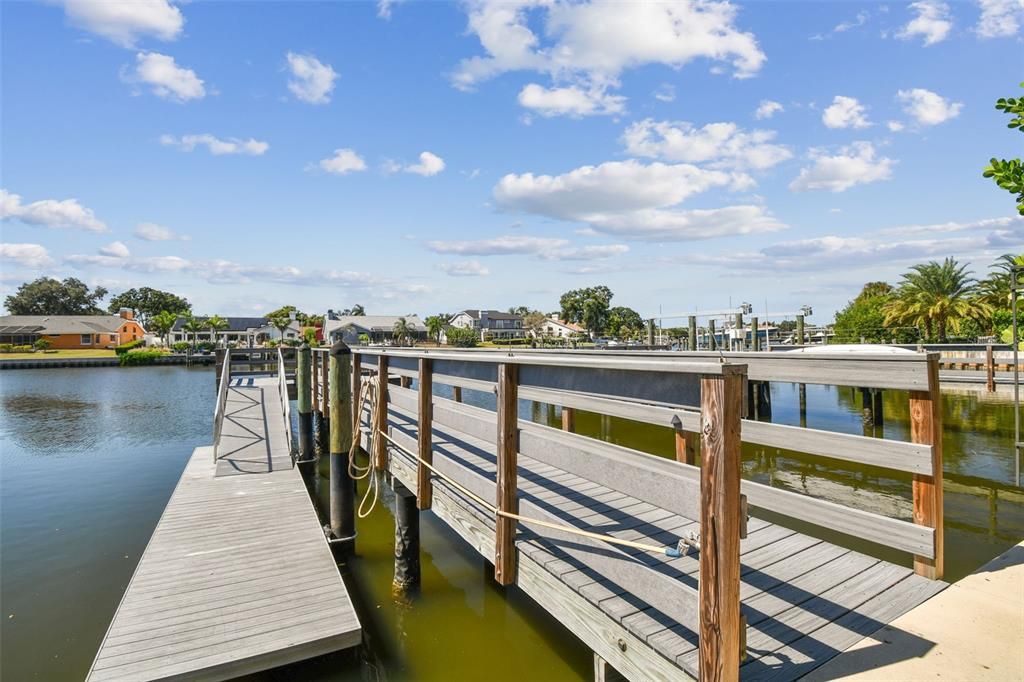 For Sale: $619,000 (3 beds, 3 baths, 2032 Square Feet)