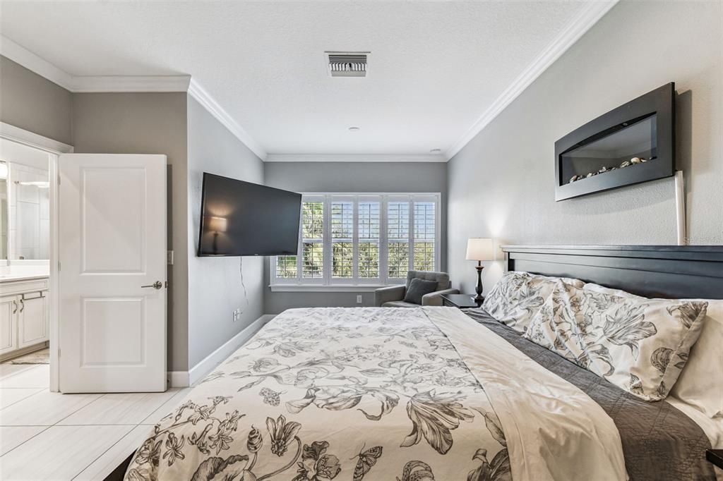 For Sale: $619,000 (3 beds, 3 baths, 2032 Square Feet)