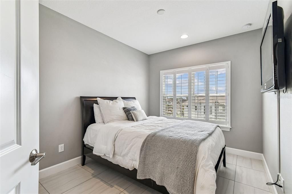 For Sale: $619,000 (3 beds, 3 baths, 2032 Square Feet)