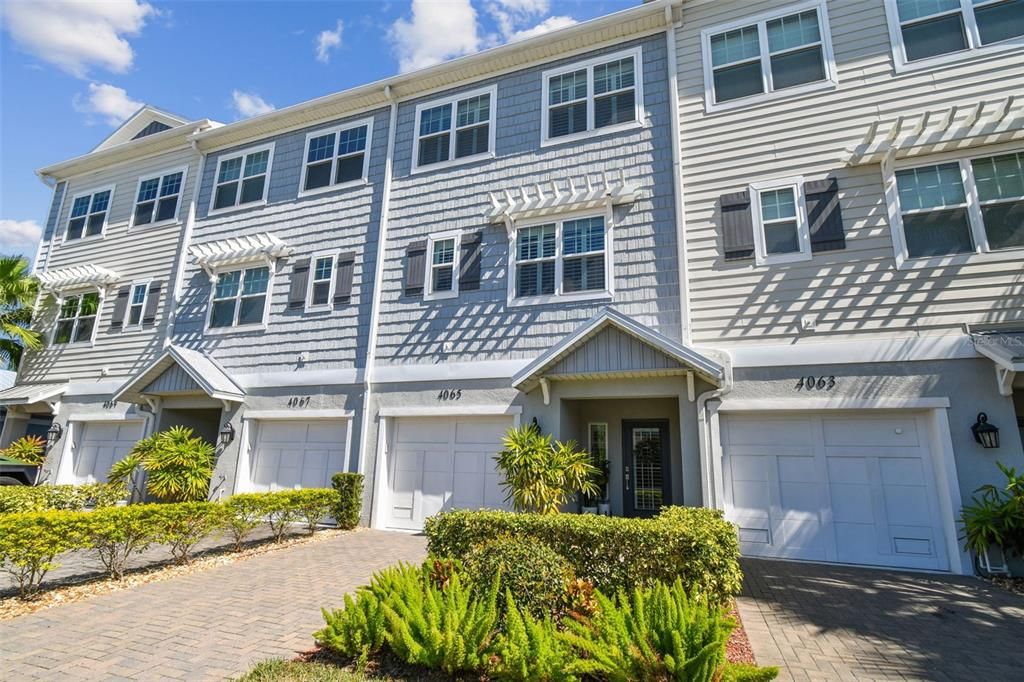 For Sale: $619,000 (3 beds, 3 baths, 2032 Square Feet)