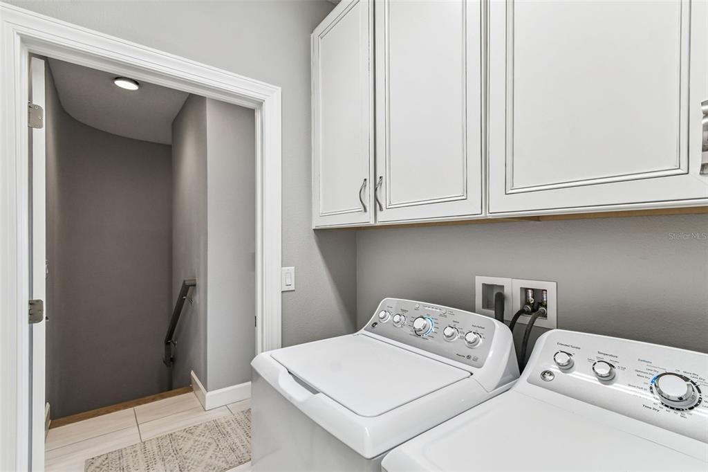 For Sale: $619,000 (3 beds, 3 baths, 2032 Square Feet)