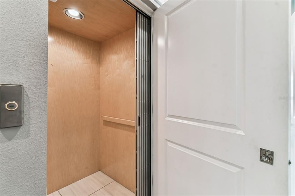 For Sale: $619,000 (3 beds, 3 baths, 2032 Square Feet)