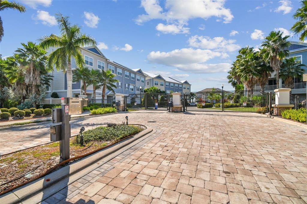 For Sale: $619,000 (3 beds, 3 baths, 2032 Square Feet)