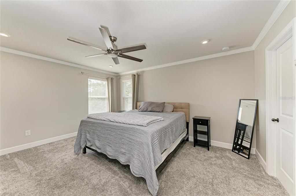 For Sale: $449,000 (5 beds, 2 baths, 2442 Square Feet)