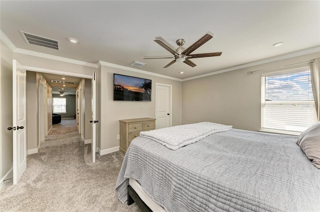 For Sale: $449,000 (5 beds, 2 baths, 2442 Square Feet)