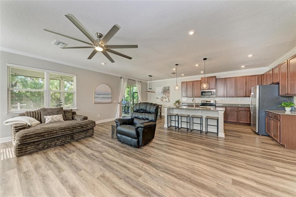 For Sale: $449,000 (5 beds, 2 baths, 2442 Square Feet)