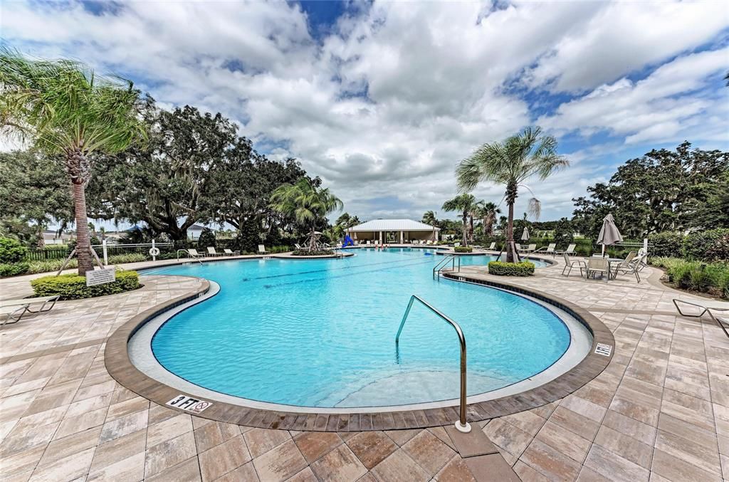 For Sale: $449,000 (5 beds, 2 baths, 2442 Square Feet)