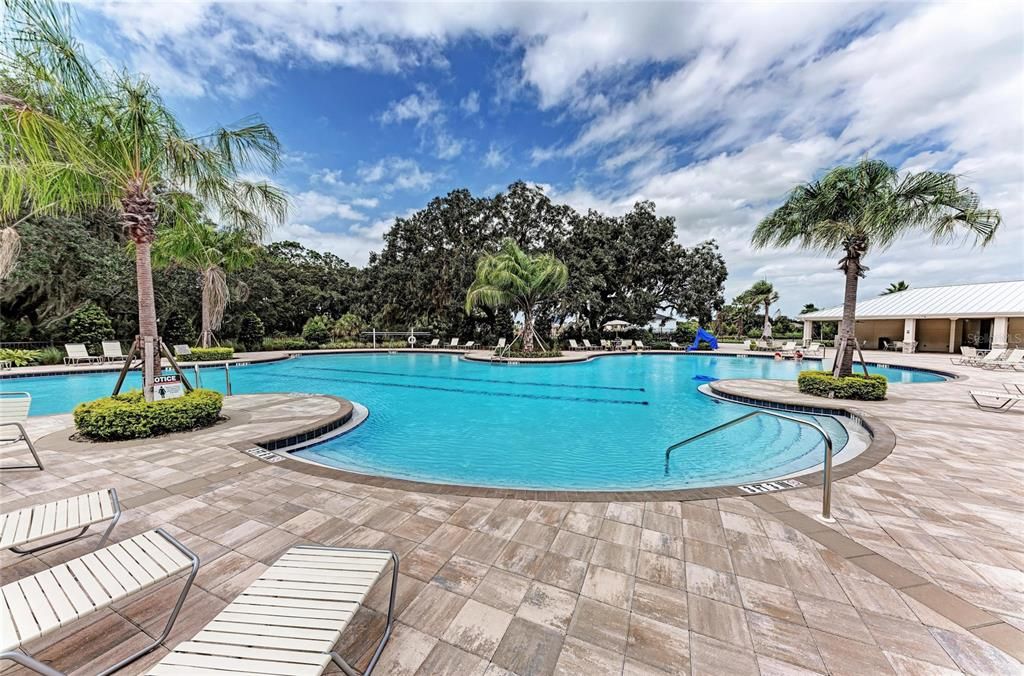 For Sale: $449,000 (5 beds, 2 baths, 2442 Square Feet)