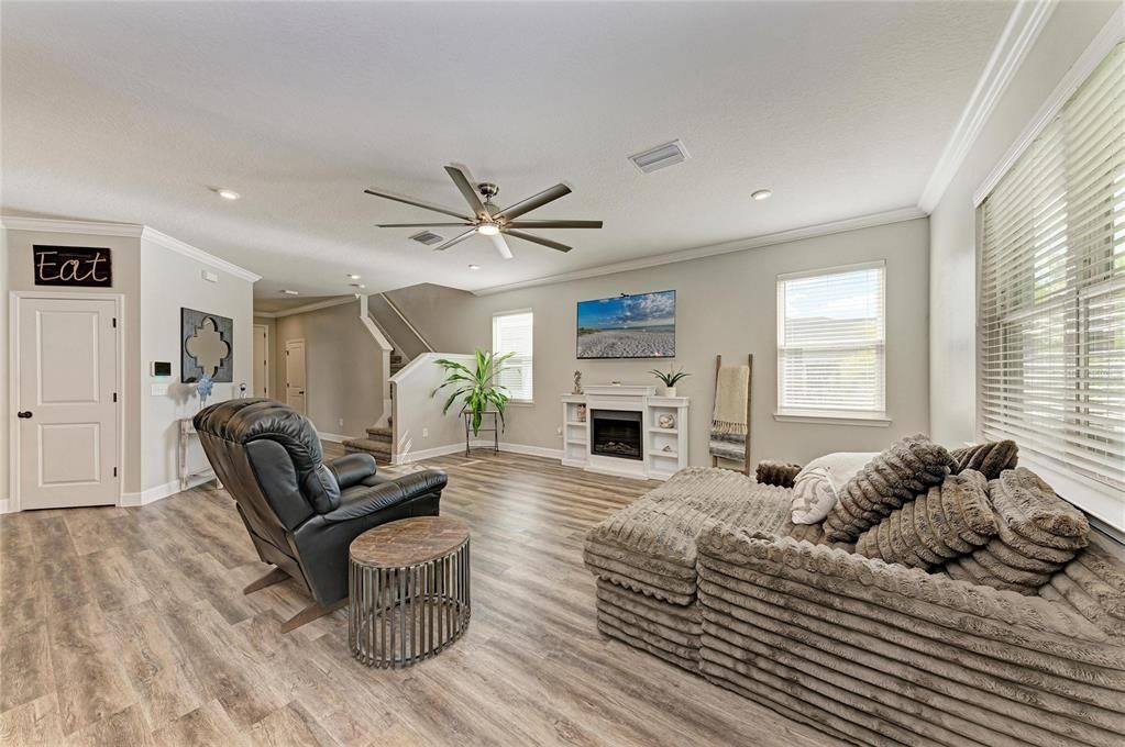 For Sale: $449,000 (5 beds, 2 baths, 2442 Square Feet)