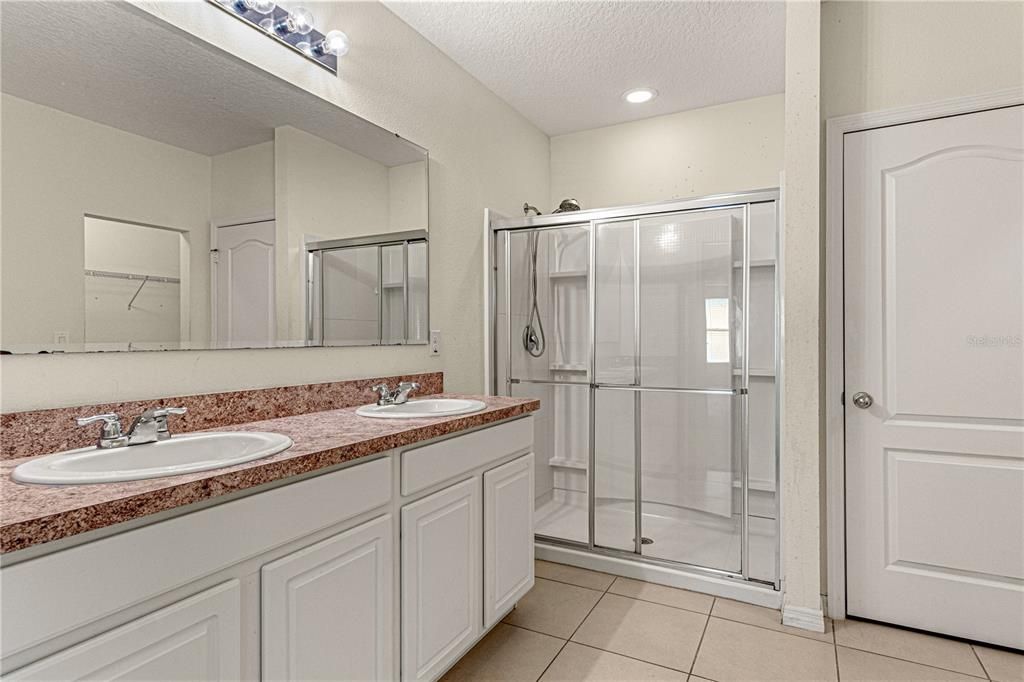 For Sale: $325,000 (4 beds, 2 baths, 1816 Square Feet)