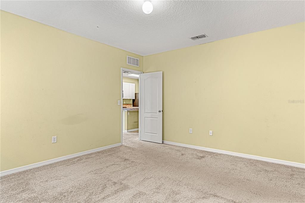 For Sale: $325,000 (4 beds, 2 baths, 1816 Square Feet)