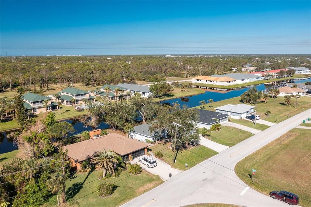 На продажу: $385,000 (3 спален, 2 ванн, 1591 Квадратных фут)