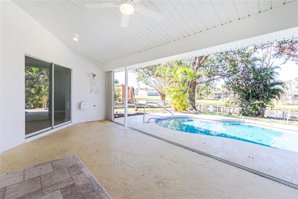 На продажу: $385,000 (3 спален, 2 ванн, 1591 Квадратных фут)