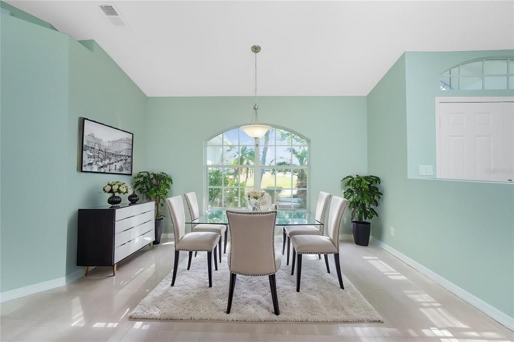 На продажу: $385,000 (3 спален, 2 ванн, 1591 Квадратных фут)