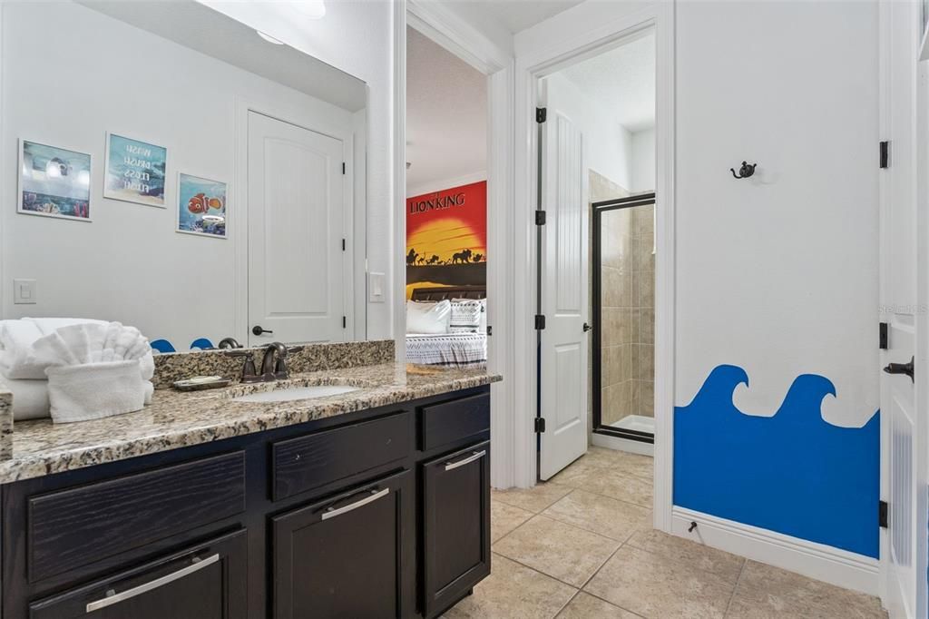 На продажу: $897,500 (5 спален, 4 ванн, 3150 Квадратных фут)