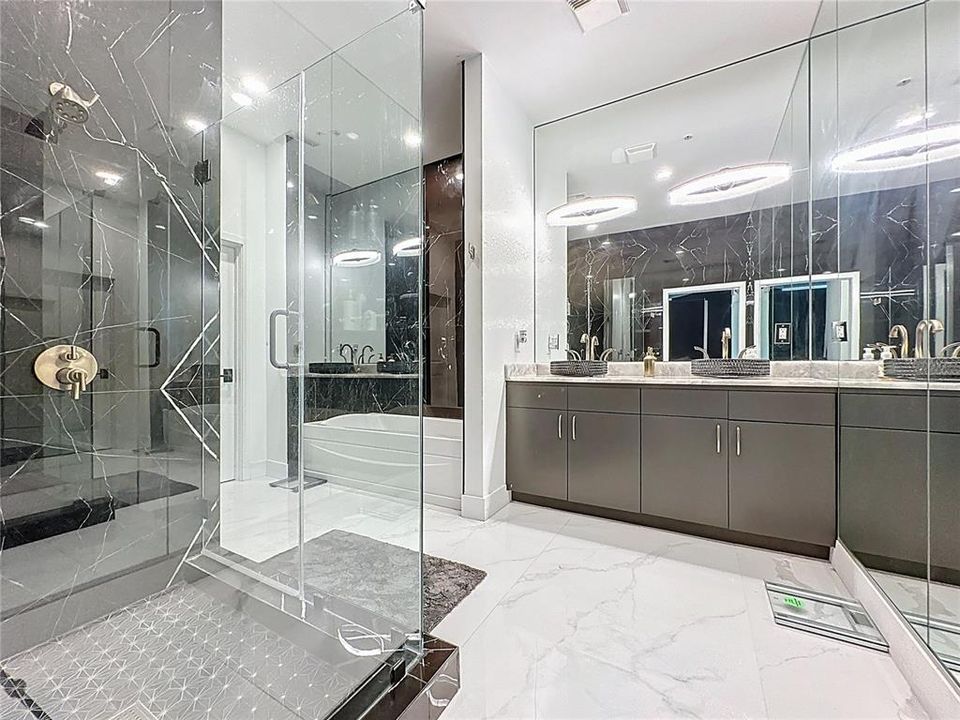 For Sale: $995,000 (2 beds, 2 baths, 1786 Square Feet)