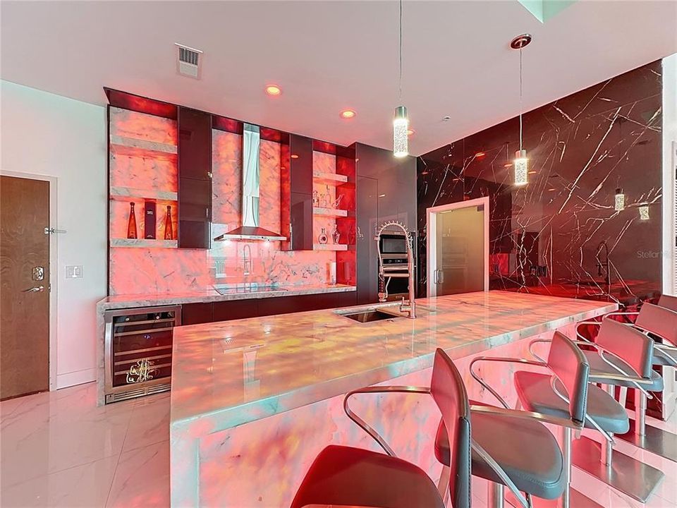 For Sale: $995,000 (2 beds, 2 baths, 1786 Square Feet)