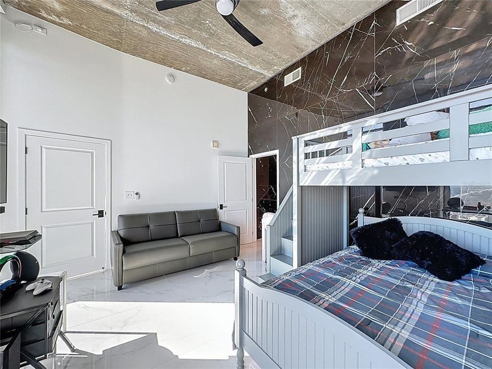 For Sale: $995,000 (2 beds, 2 baths, 1786 Square Feet)