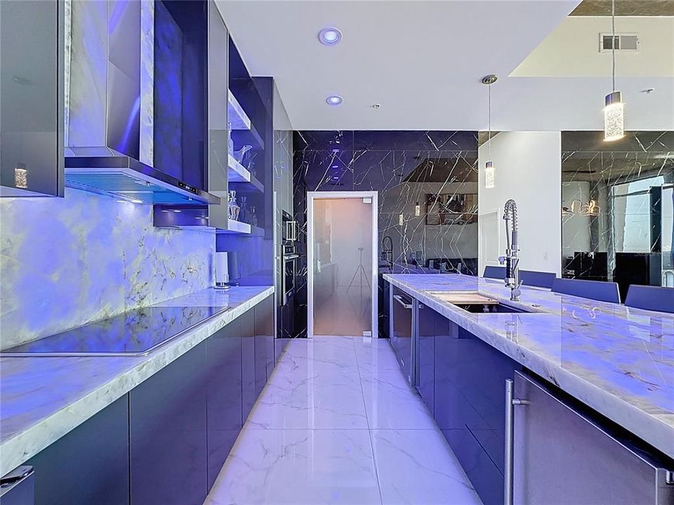 For Sale: $995,000 (2 beds, 2 baths, 1786 Square Feet)