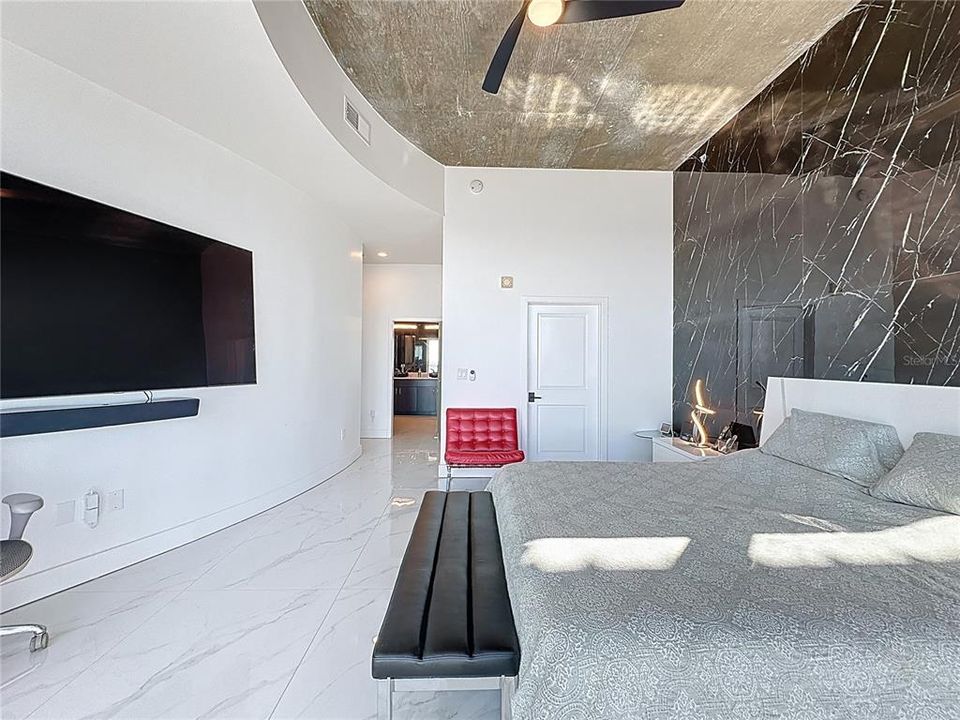 For Sale: $995,000 (2 beds, 2 baths, 1786 Square Feet)