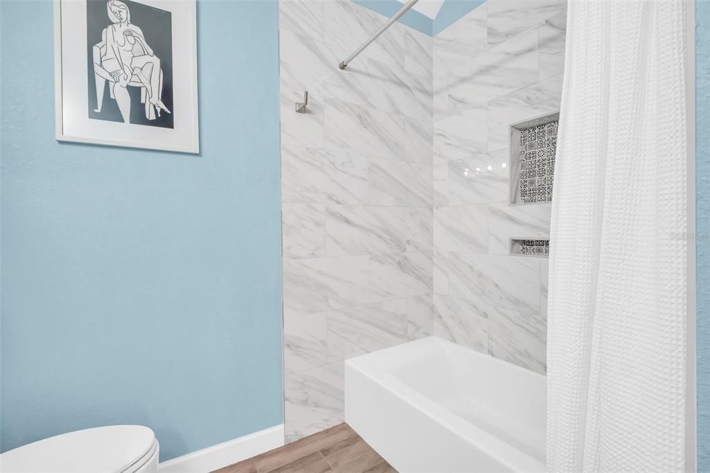 Active With Contract: $340,000 (3 beds, 2 baths, 1465 Square Feet)