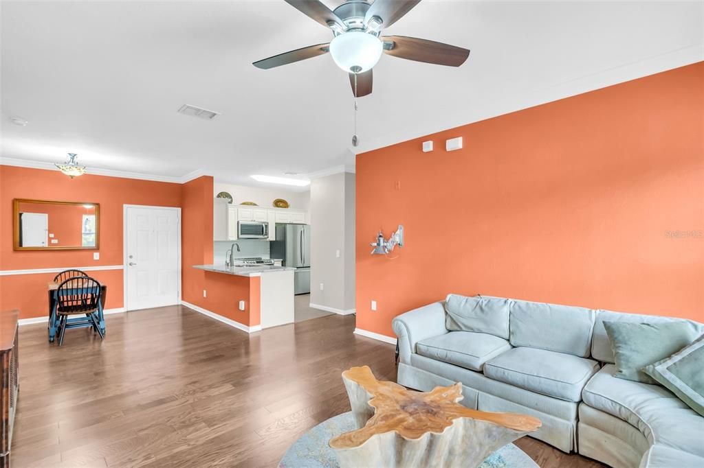 Active With Contract: $340,000 (3 beds, 2 baths, 1465 Square Feet)